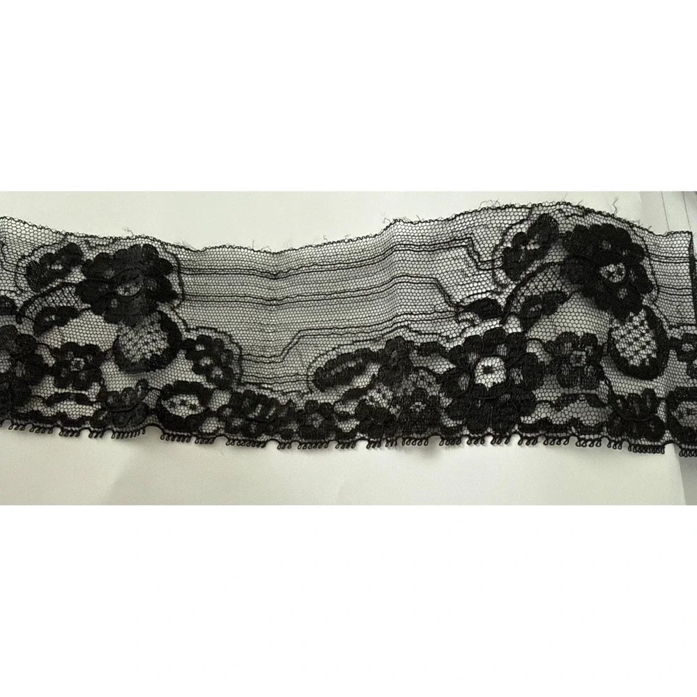 Vintage Chantilly Lace Black  60